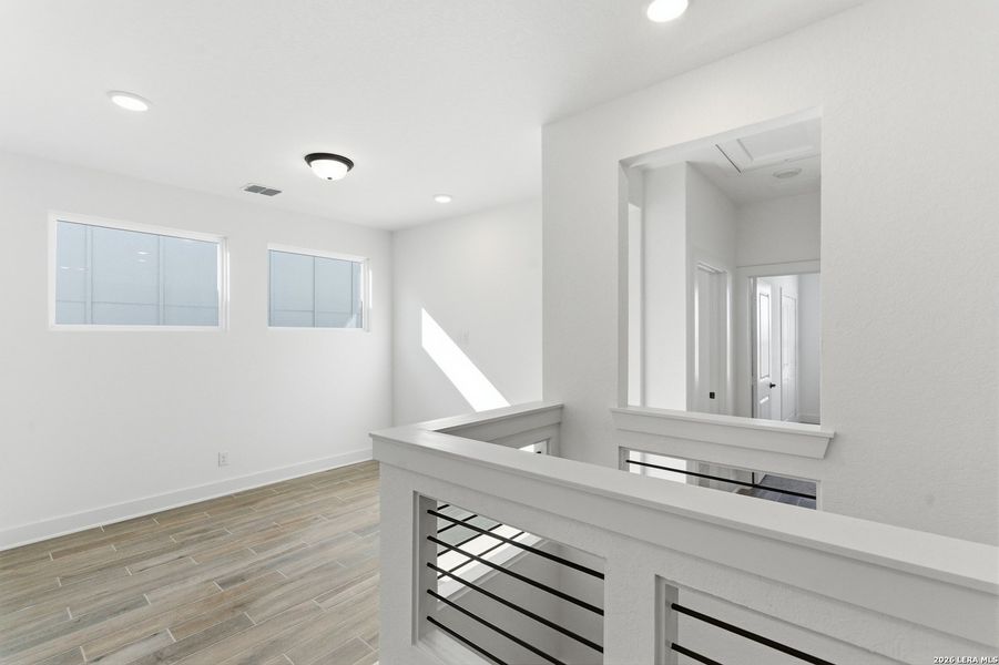 Spacious, unfurnished interior of a new home in Rose Hill, San Antonio (Image 20).
