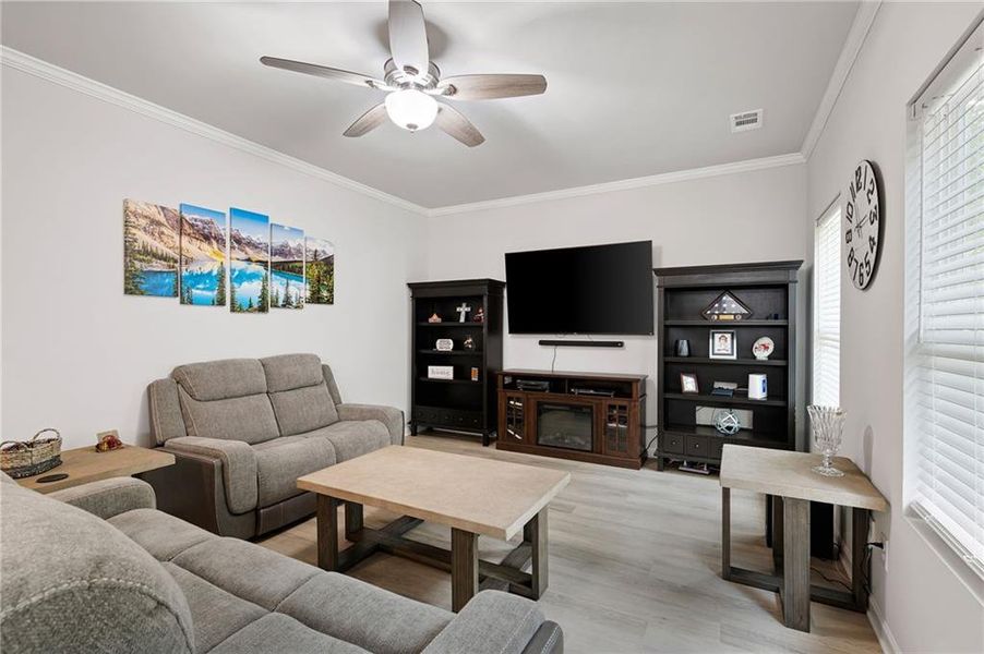 Furnished interior view inside a new home in , Dallas (Image 17).