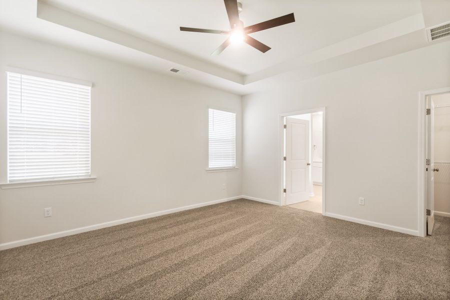 Spacious, unfurnished interior of a new home in The Grove, Florence (Image 35).