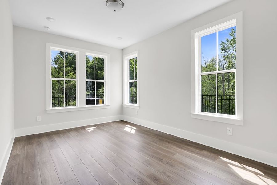 Spacious, unfurnished interior of a new home in Echo Park, Suwanee (Image 28).