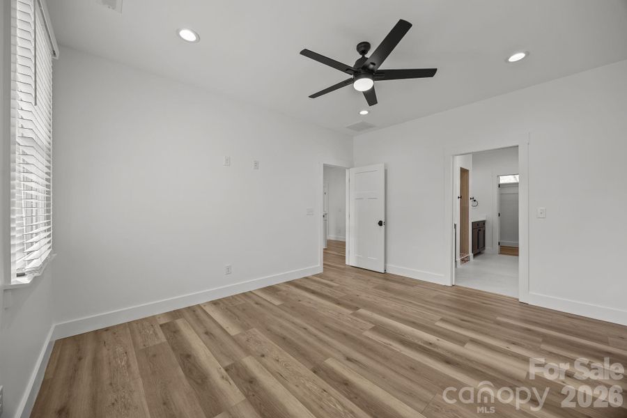 Spacious, unfurnished interior of a new home in , Salisbury (Image 31).