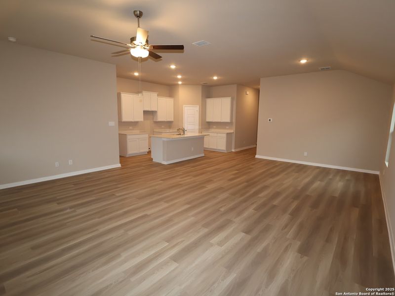 Spacious, unfurnished interior of a new home in Greenspoint Heights, Seguin (Image 18).