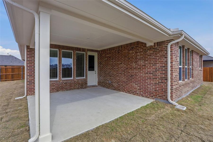 Exterior details and patio area of a home in Aero Vista, Caddo Mills (Image 4).