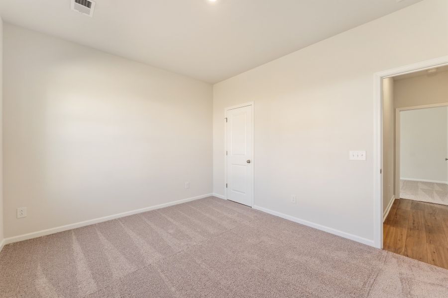 Spacious, unfurnished interior of a new home in Radley Place, Chesnee (Image 23).