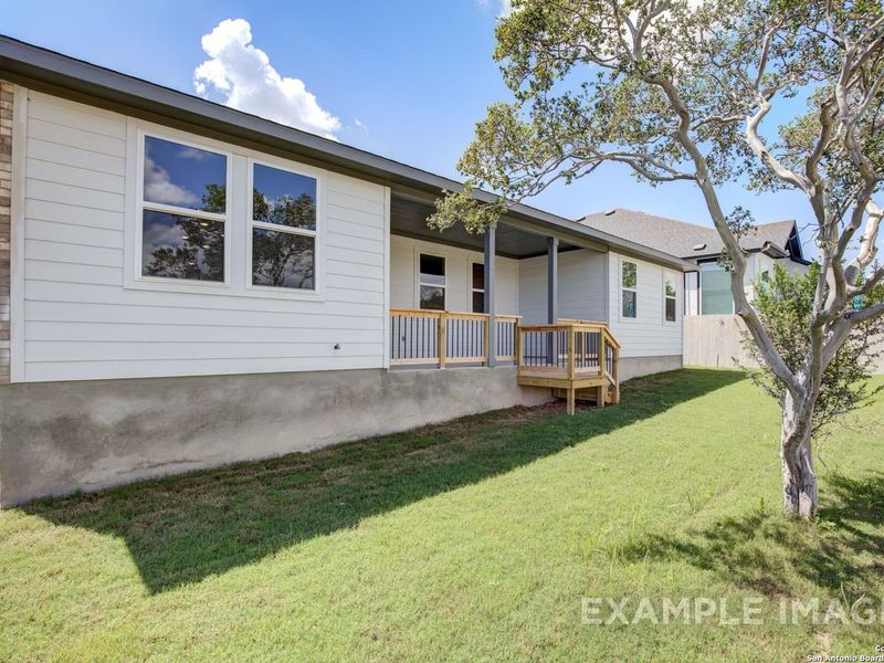 Exterior details and patio area of a home in Ladera, San Antonio (Image 18).