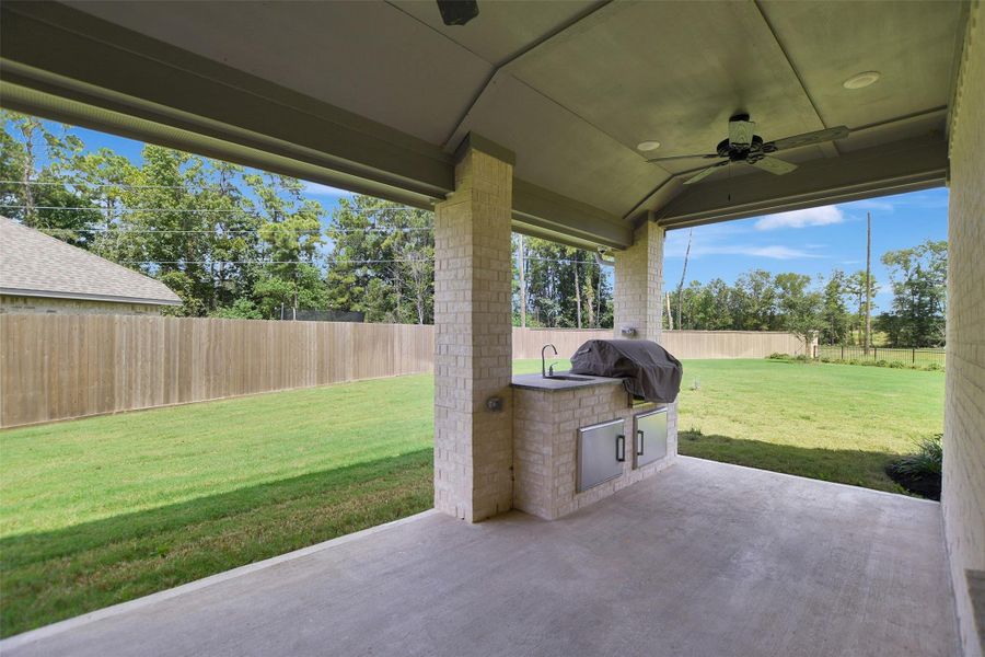 Exterior details and patio area of a home in The Highlands, Porter (Image 4).