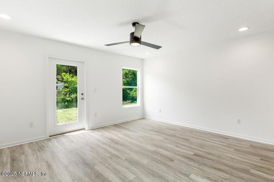 Spacious, unfurnished interior of a new home in , Jacksonville (Image 23).
