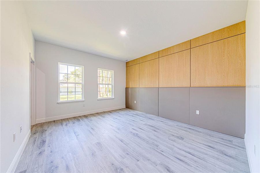Spacious, unfurnished interior of a new home in , Citrus Springs (Image 13).