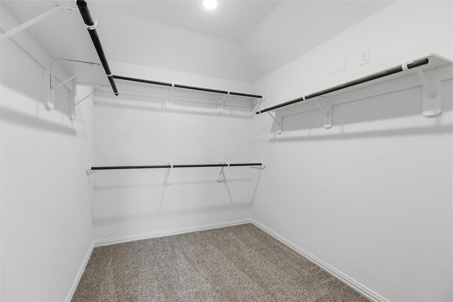 Spacious, unfurnished interior of a new home in Ellis Cove, Seabrook (Image 12).