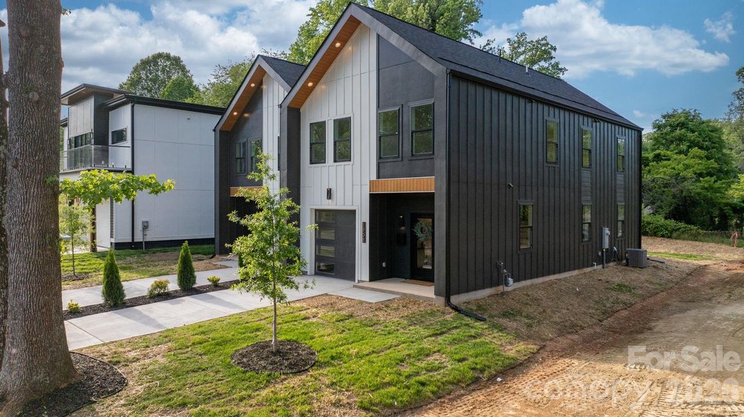 Exterior details and patio area of a home in , Charlotte (Image 4).