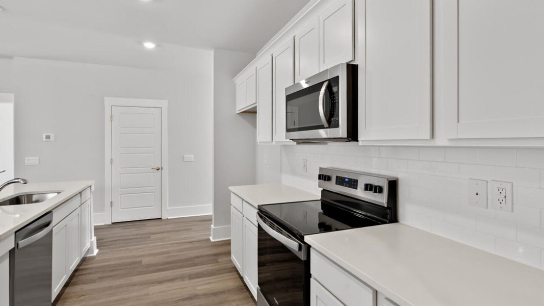 Furnished interior view inside a new home in Rolling Hills, Bolivia (Image 9).