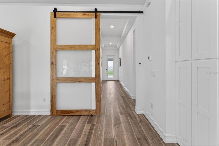 Spacious, unfurnished interior of a new home in SouthShore Yacht Club, Ruskin (Image 22). Spacious, unfurnished interior of a new home in SouthShore Yacht Club, Ruskin (Image 22).