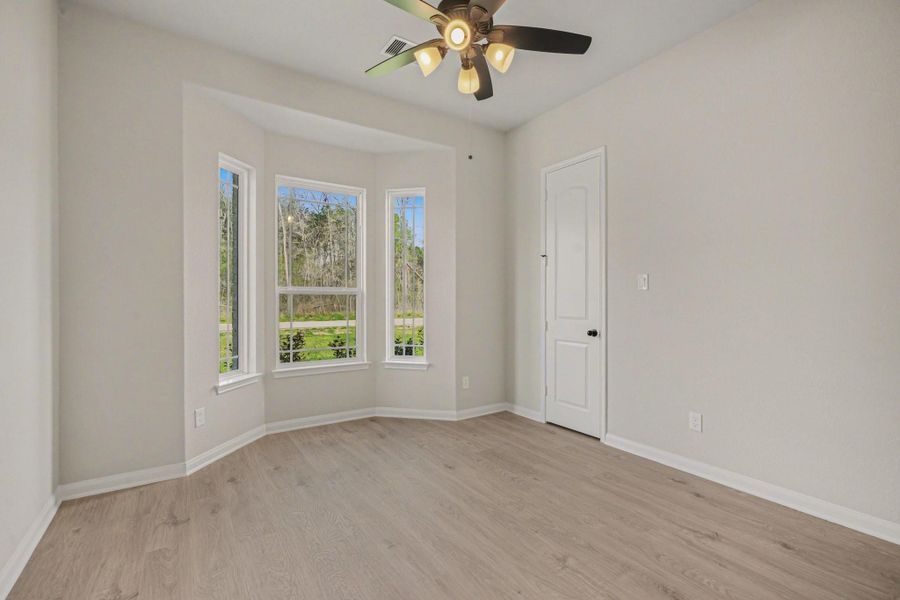 Spacious, unfurnished interior of a new home in Encino Estates, Dayton (Image 30).