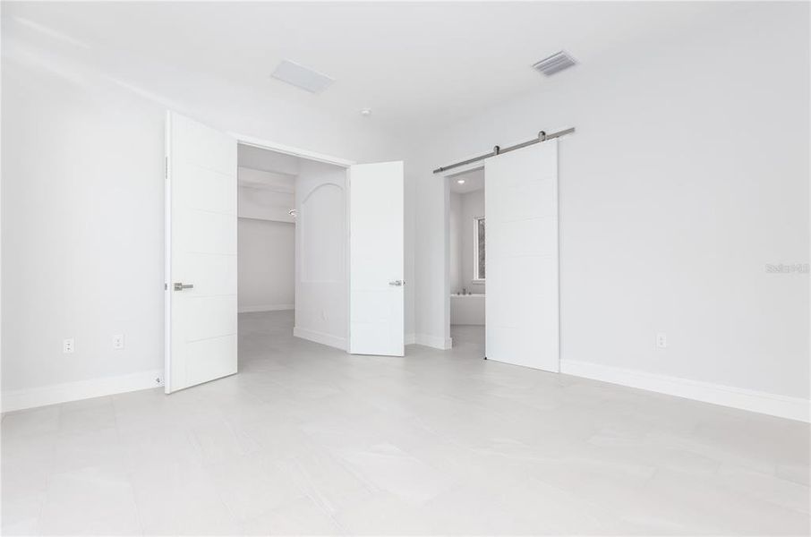 Spacious, unfurnished interior of a new home in Toscana, Palm Coast (Image 20).