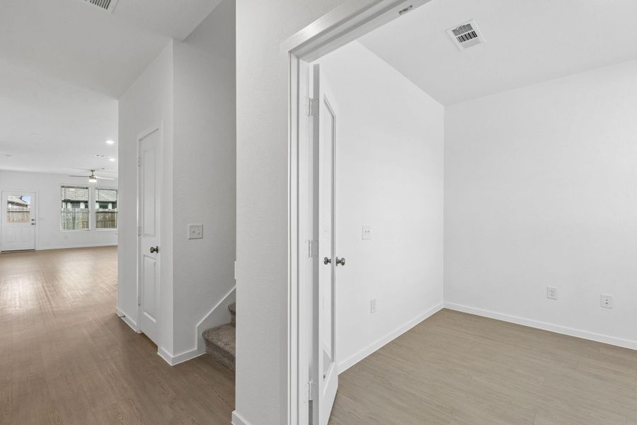 Spacious, unfurnished interior of a new home in Mavera, Conroe (Image 18).