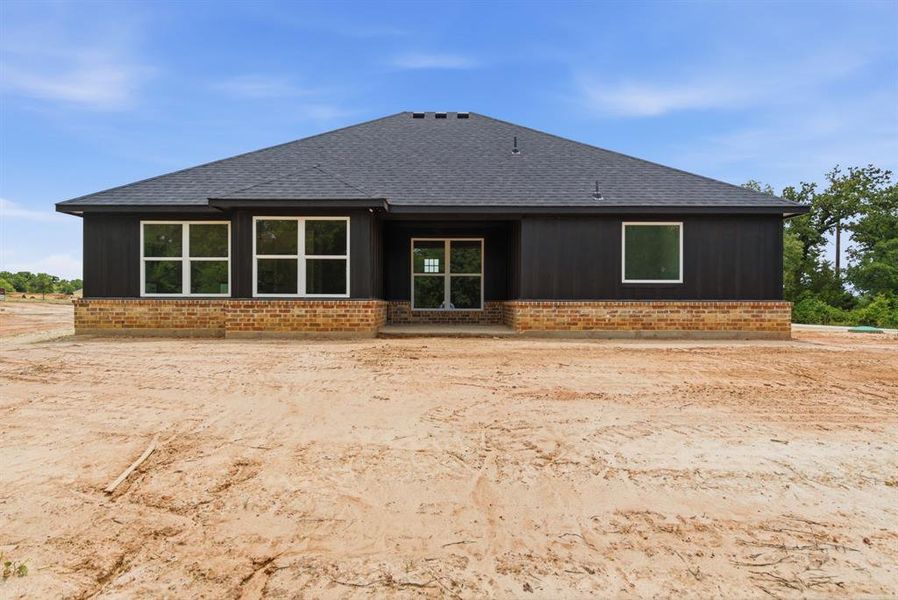 Exterior details and patio area of a home in , Weatherford (Image 17).