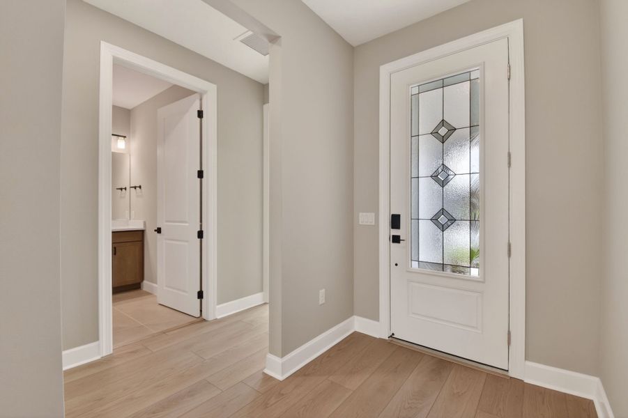 Spacious, unfurnished interior of a new home in Hendrix Reserve, Lake Worth (Image 30).