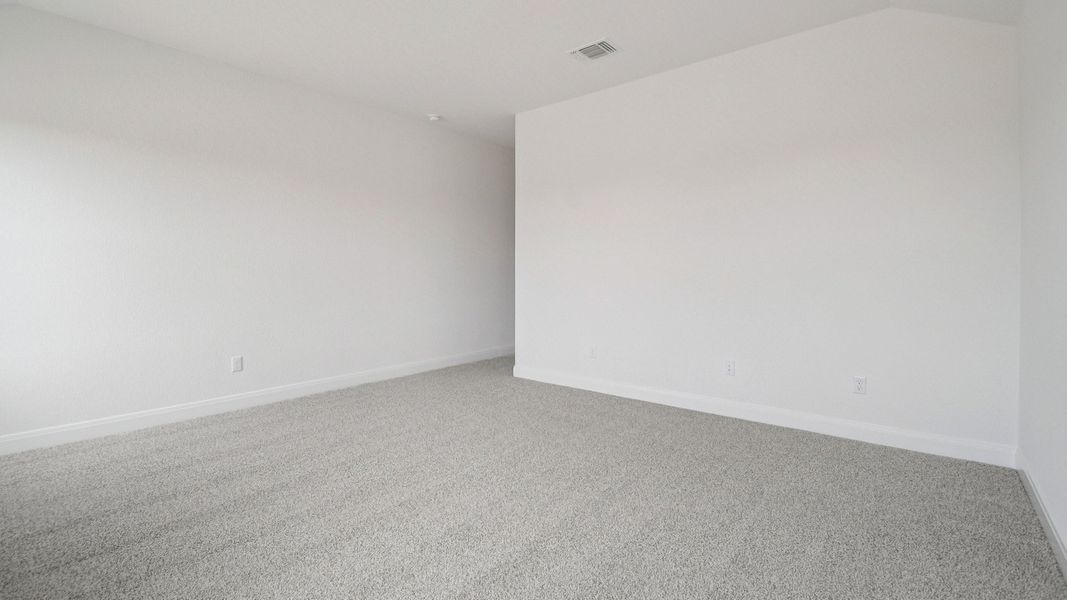 Spacious, unfurnished interior of a new home in Railhead, Cedar Creek (Image 31).