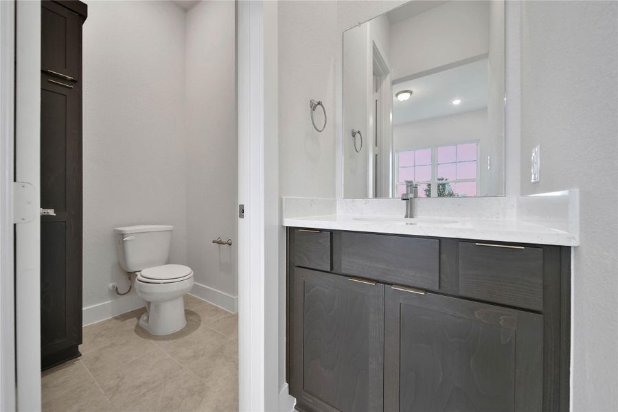 Furnished interior view inside a new home in , Rosharon (Image 13).