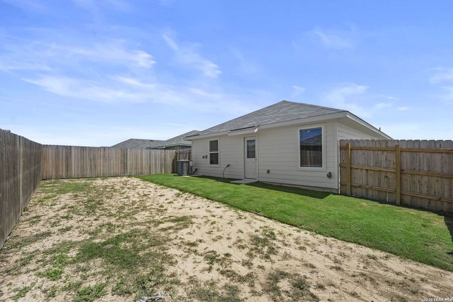 Exterior details and patio area of a home in Swenson Heights, Seguin (Image 3).