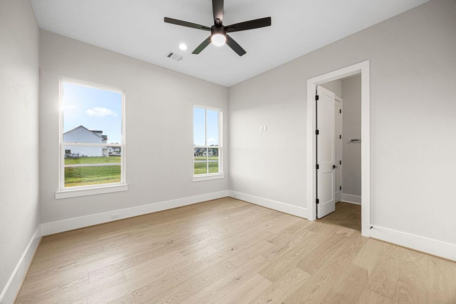 Spacious, unfurnished interior of a new home in , Bellville (Image 25).