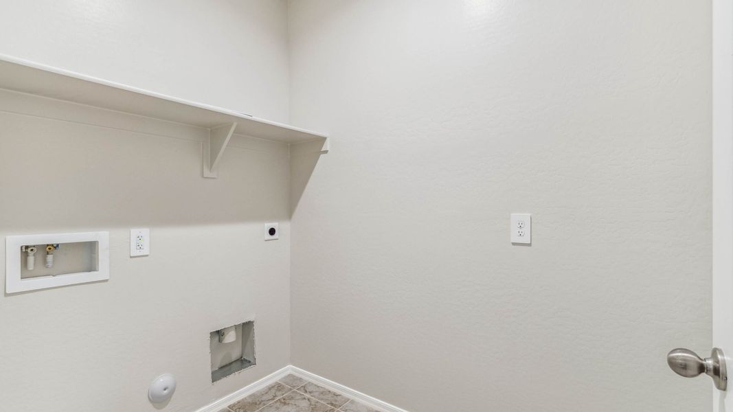 Spacious, unfurnished interior of a new home in Western Crossing, Florence (Image 24).