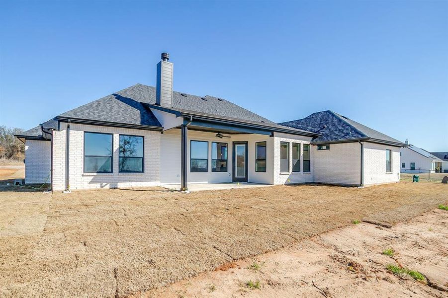 Exterior details and patio area of a home in , Weatherford (Image 3).