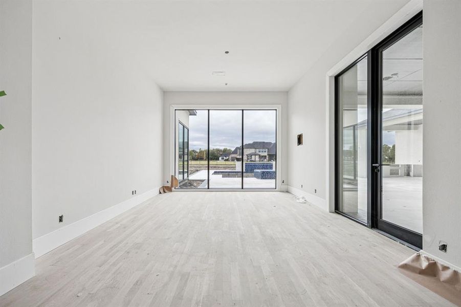 Spacious, unfurnished interior of a new home in , Fairview (Image 11).
