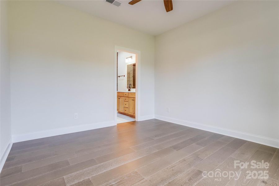 Spacious, unfurnished interior of a new home in , Kings Mountain (Image 16).