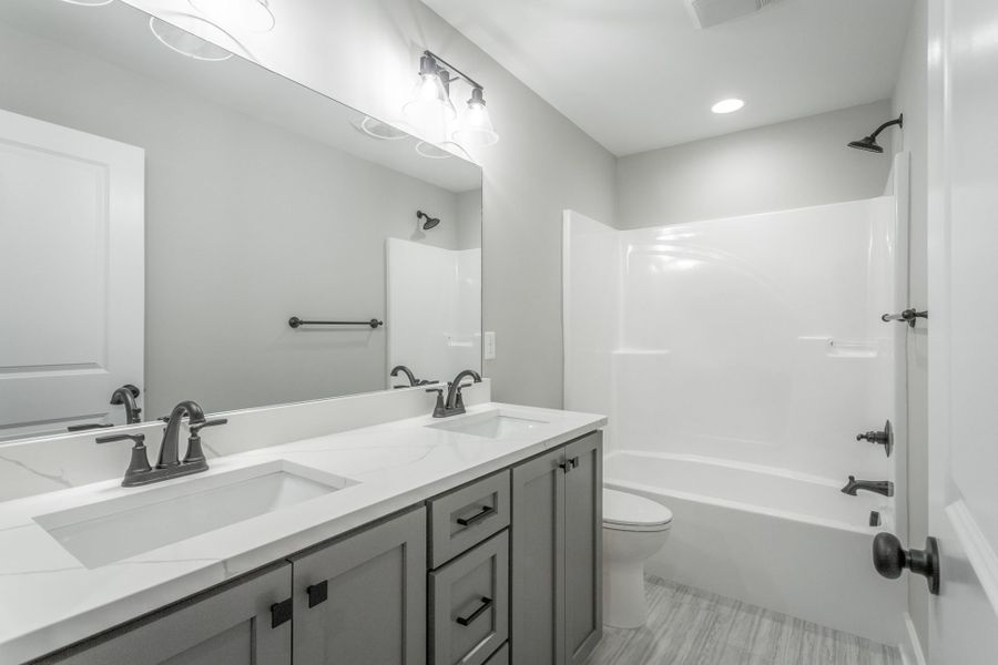 Representative furnished interior of a home built from the Wateroak by Riverstone Construction, LLC in Pine Ridge, Soddy-Daisy (Image 9).