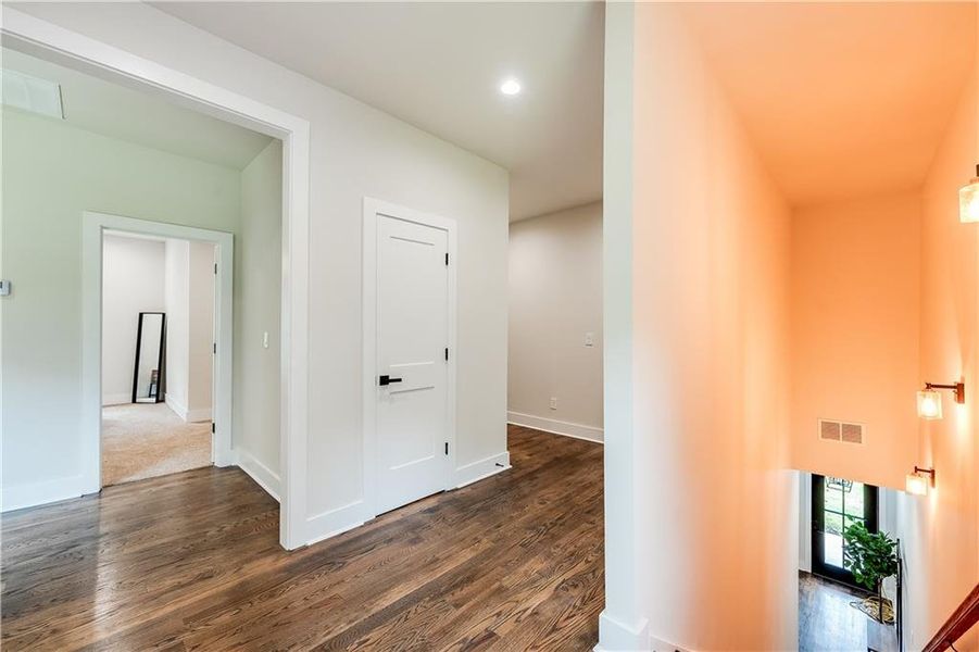 Spacious, unfurnished interior of a new home in , Atlanta (Image 19).