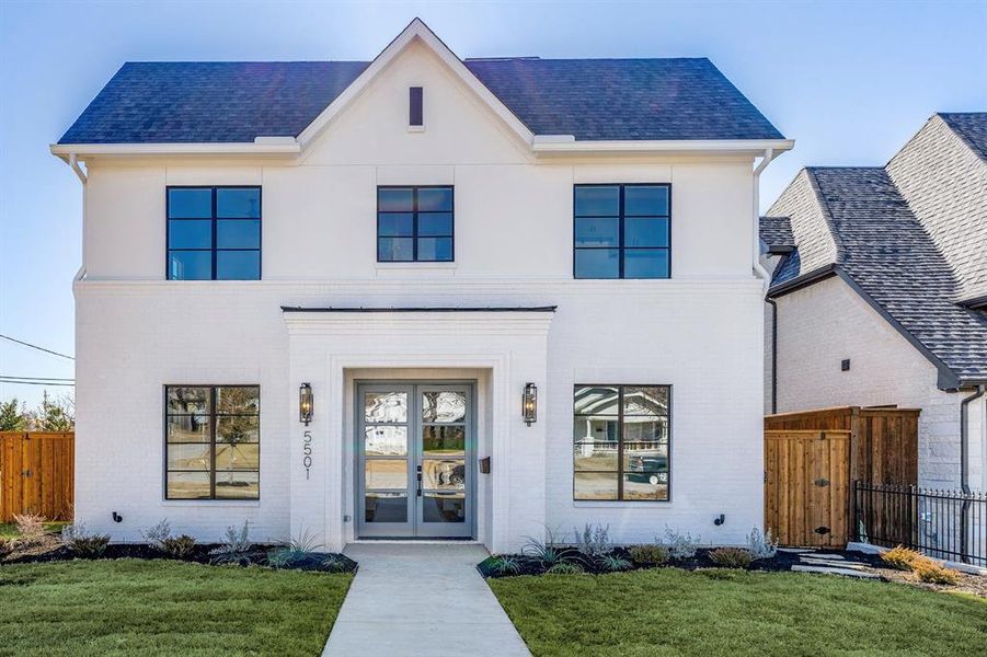 Exterior details and patio area of a home in , Fort Worth (Image 4).