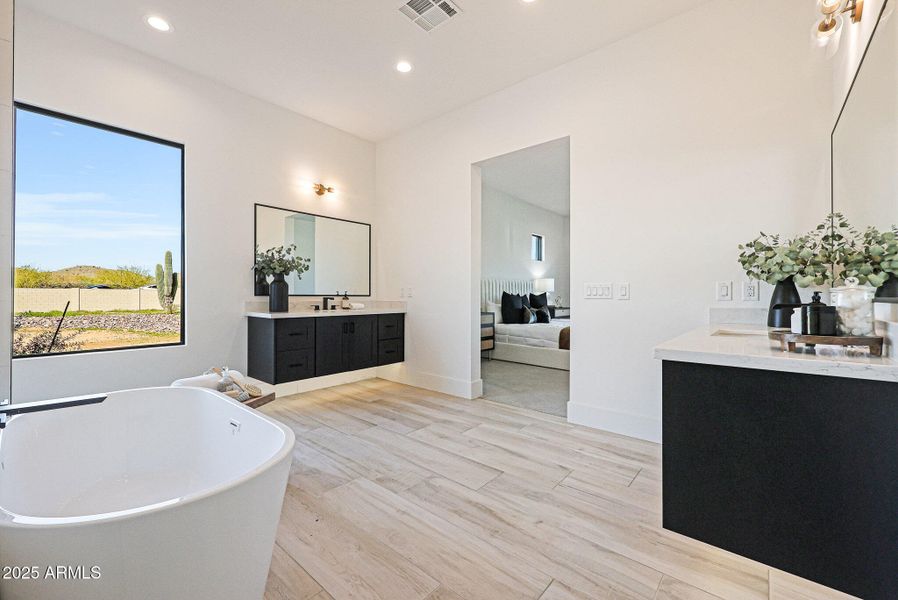 Model Home B (78) Owner's Bath