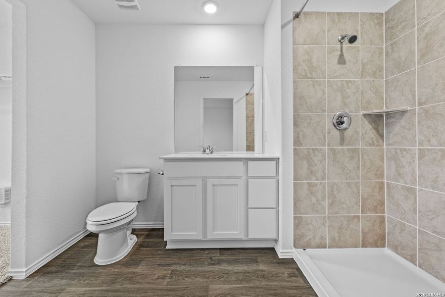 Furnished interior view inside a new home in Avenida, Converse (Image 5).