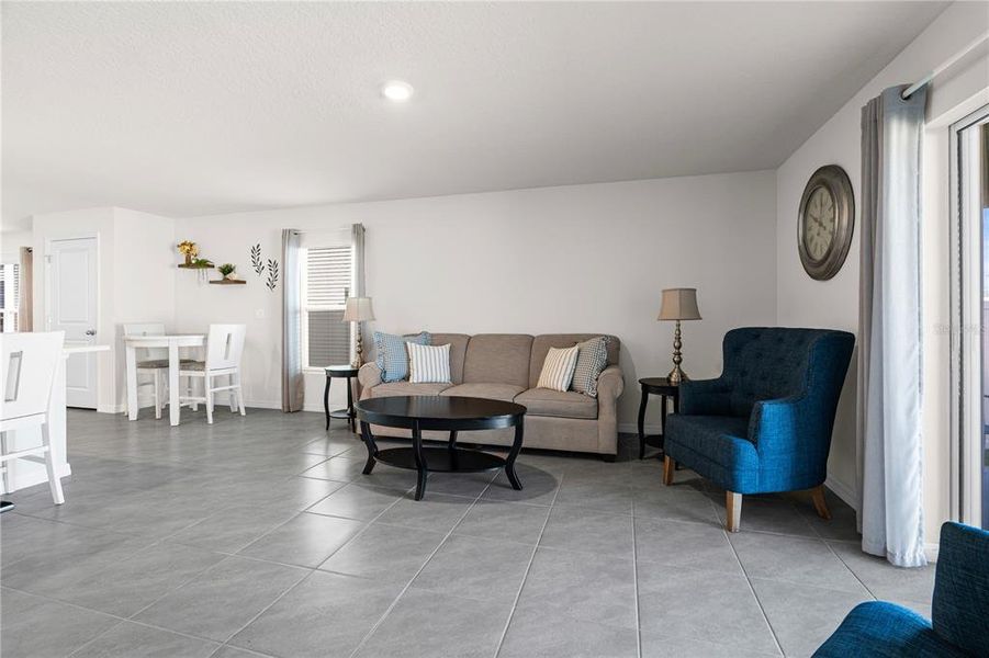 Furnished interior view inside a new home in Silverstone North, Palmetto (Image 30).