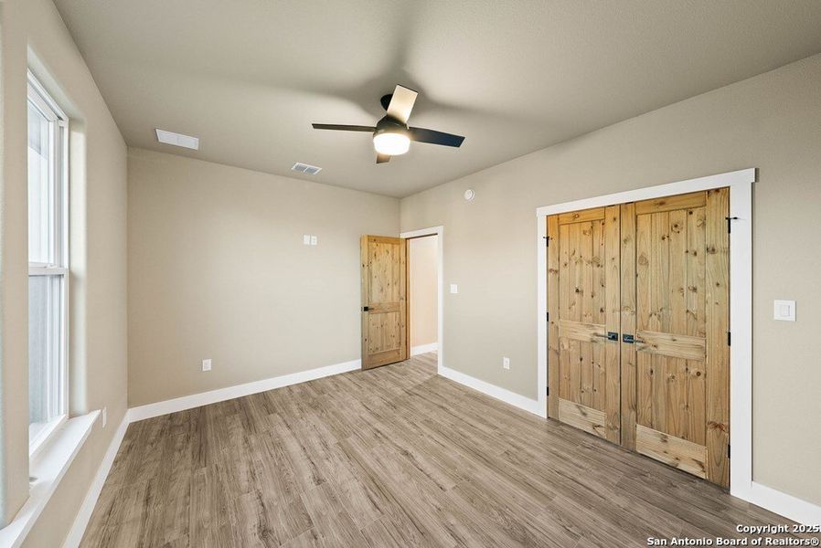 Spacious, unfurnished interior of a new home in , Kerrville (Image 46).