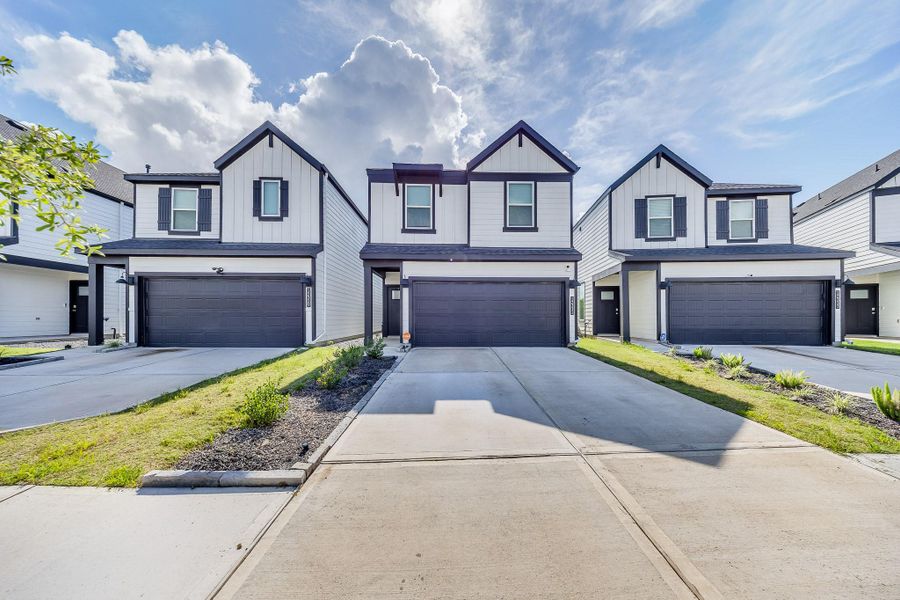 Front exterior of a new home in City Gate North, Houston, TX, highlighting curb appeal (Image 15).