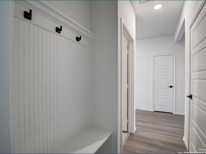 Spacious, unfurnished interior of a new home in Hannah Heights, Seguin (Image 10).