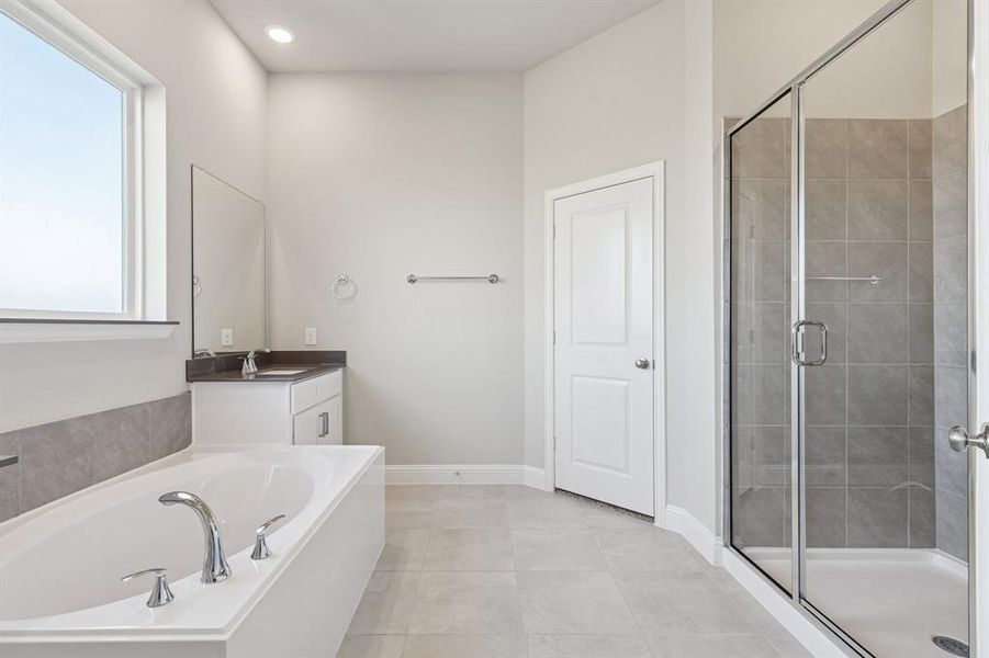 Furnished interior view inside a new home in Venetian, Weston (Image 3).