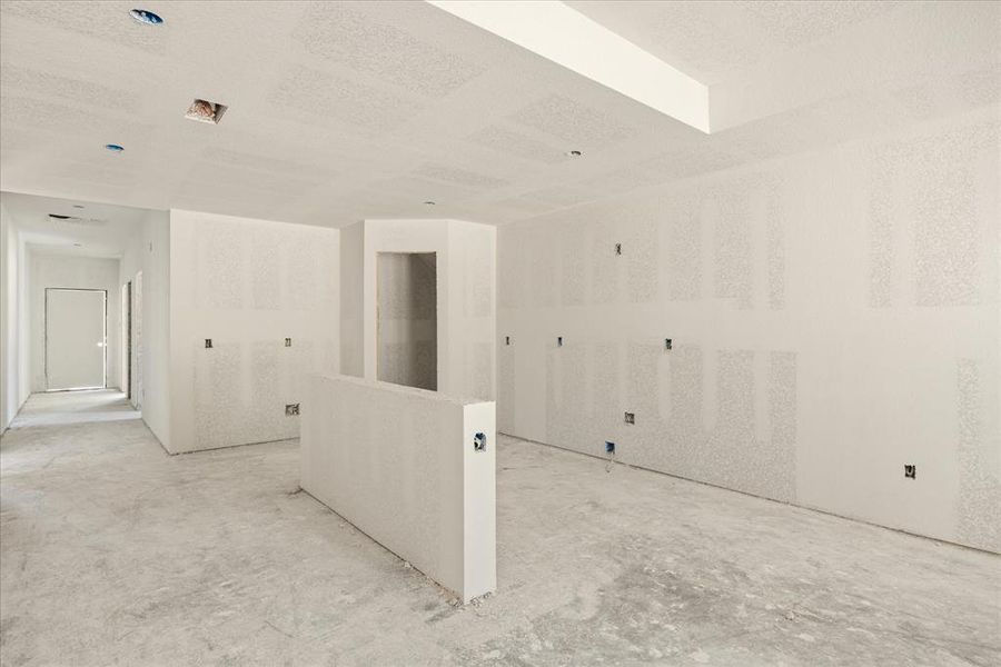 Spacious, unfurnished interior of a new home in , Tolar (Image 15).