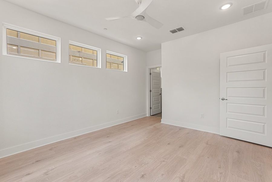 005_dsc08392_1_1_85 005_dsc08392_1_1_85