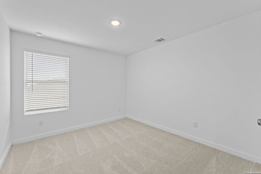 Spacious, unfurnished interior of a new home in Espada, San Antonio (Image 21).