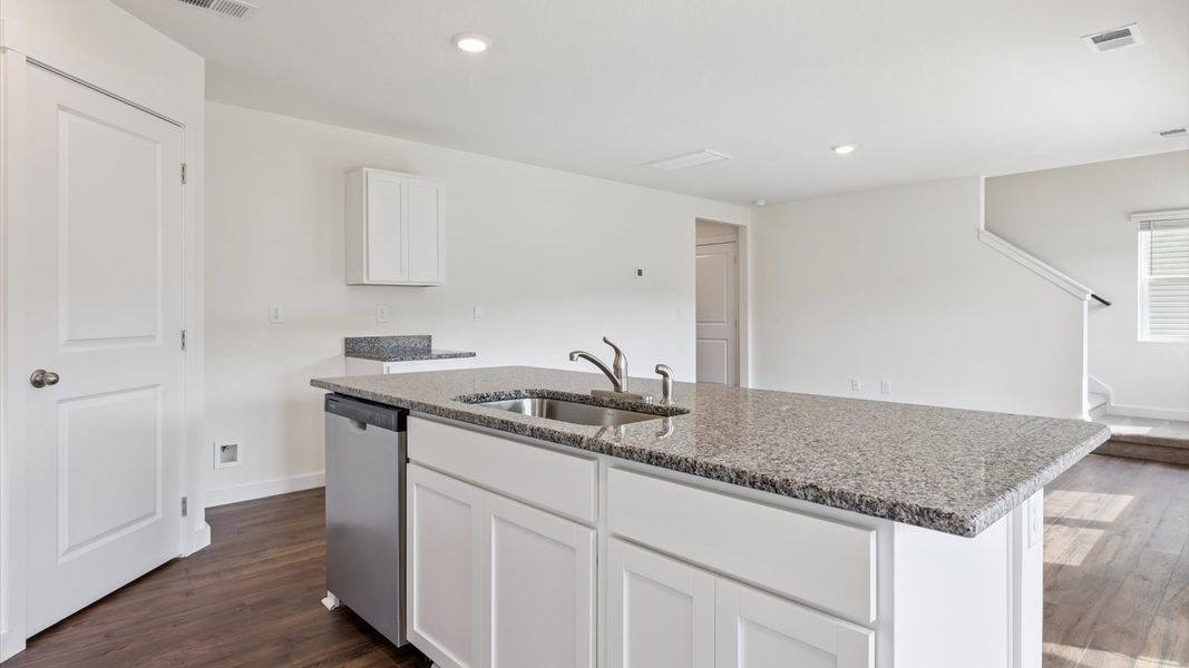 Furnished interior view inside a new home in Emory Creek, Harriman (Image 6).