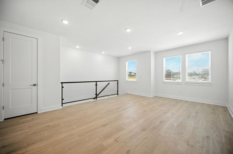 Spacious, unfurnished interior of a new home in Foxfield, Austin (Image 11). Spacious, unfurnished interior of a new home in Foxfield, Austin (Image 11).