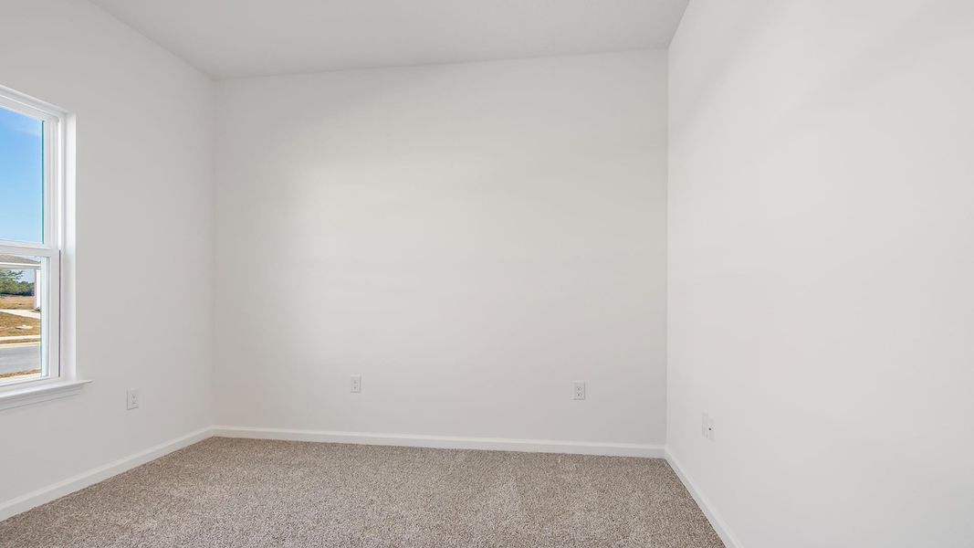 Spacious, unfurnished interior of a new home in Owl's Head East, Freeport (Image 22).