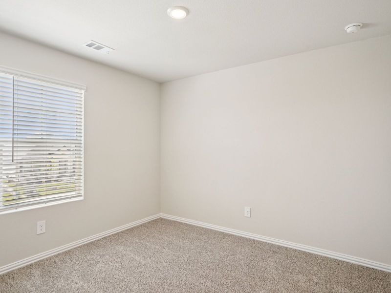 Spacious, unfurnished interior of a new home in Westmoor, Sherman (Image 21).