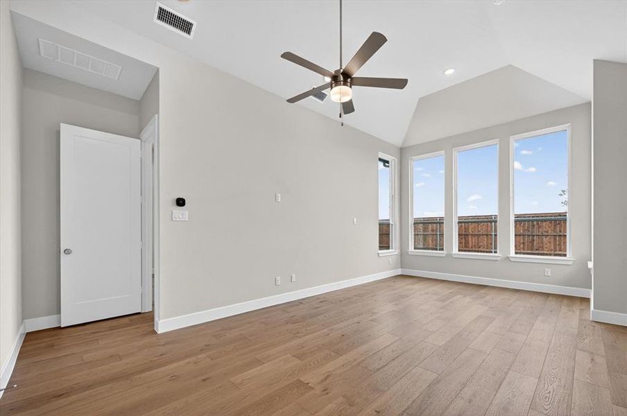 Spacious, unfurnished interior of a new home in The Parks at Wilson Creek, Celina (Image 20).