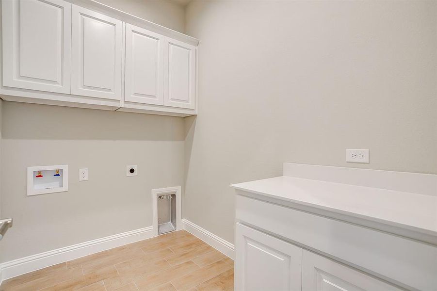 Spacious, unfurnished interior of a new home in , Weatherford (Image 26).