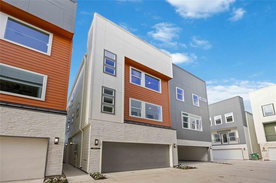 The double wide driveway through the automatic gates allows for easy access to the home and into your garage. The home is within minutes of downtown Houston, the Med Center, River Oaks District, Galleria, and both airports. Welcome home!