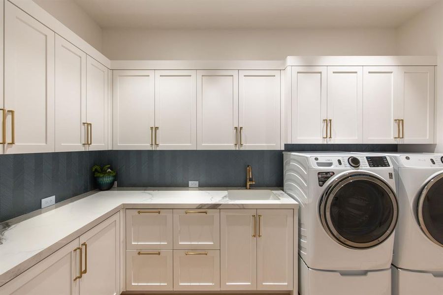 Furnished interior view inside a new home in , Southlake (Image 17).
